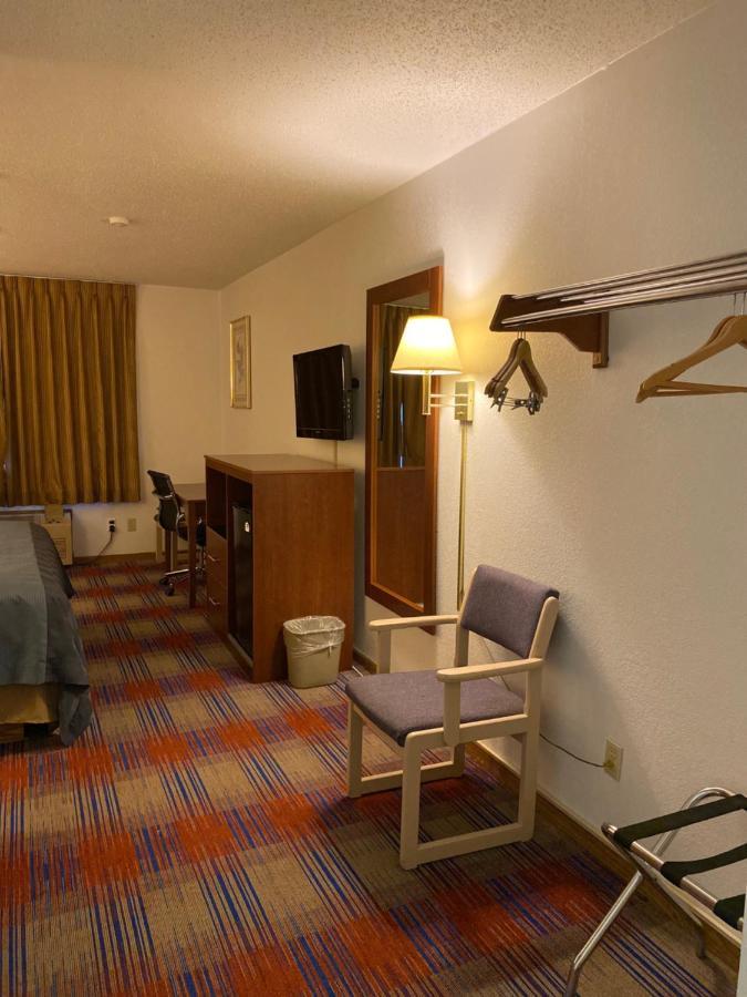 Americas Best Value Inn Champaign Exteriör bild